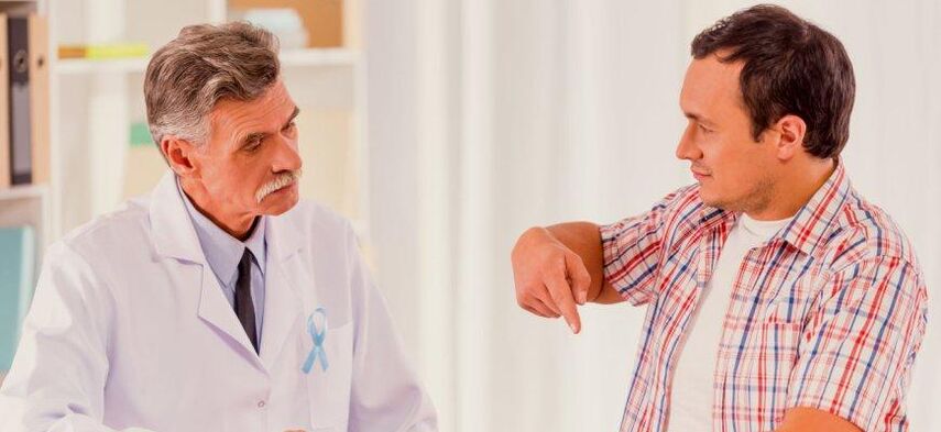 le médecin donne des conseils sur la prévention de la prostatite